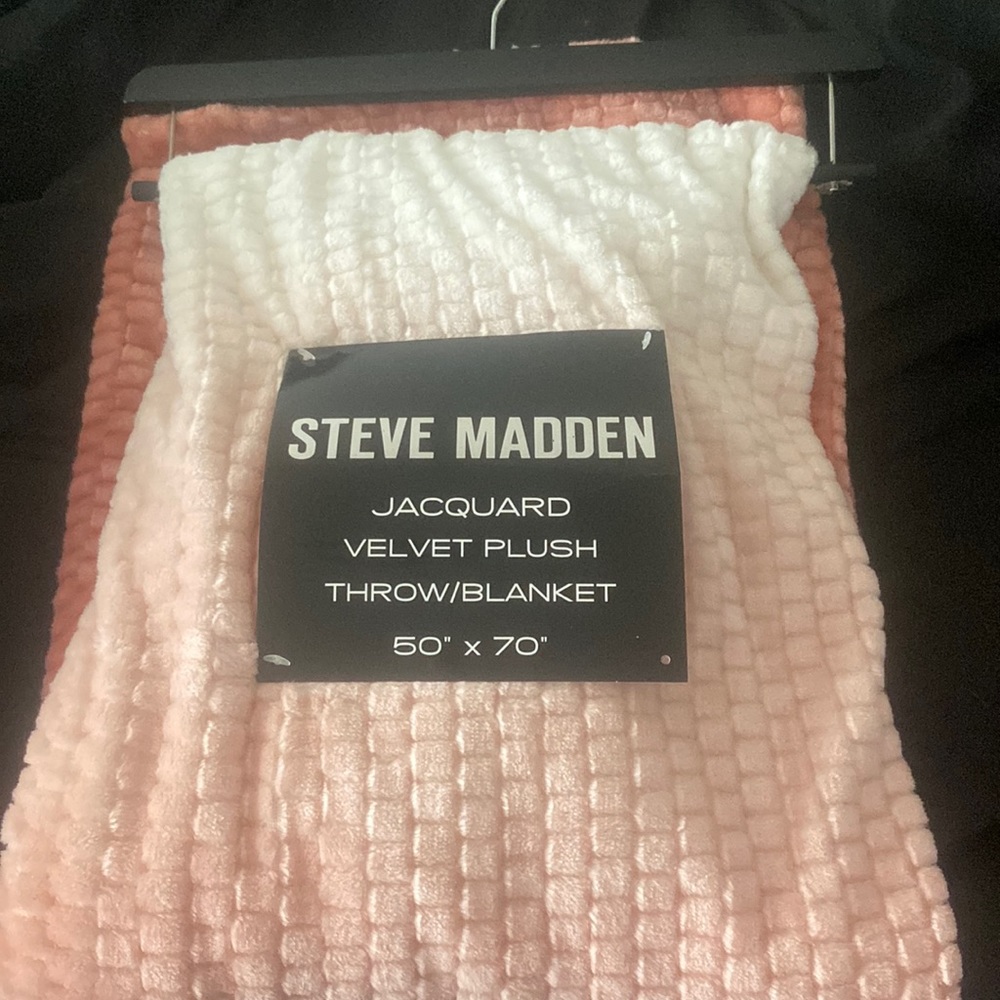 Steve Madden Jacquard velvet plus throw blanket